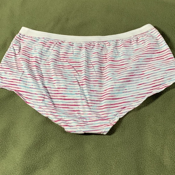 Lot of 2 new pairs Fruit of the Loom panties. One solid, one striped. Size 9 - Picture 5 of 9